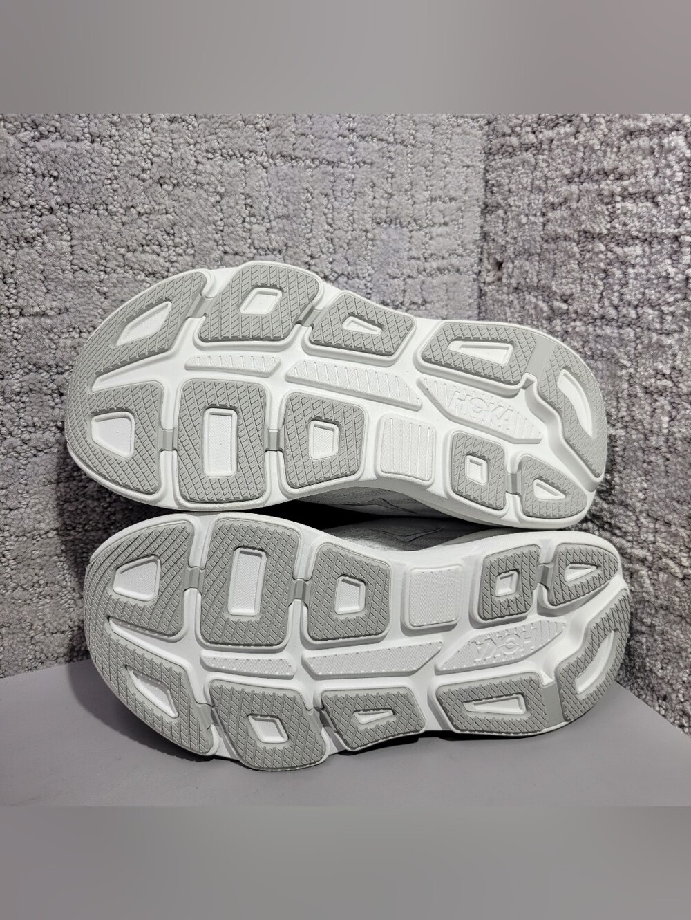 Hoka One One Bondi 9 Wide Womens Size US 7D Stardust/Silver Running Sneakers - Picture 2 of 13